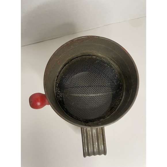 Vintage Bromwell's 3-Cup Metal Flour Sifter Farmhouse Apple Design - Picture 7 of 8